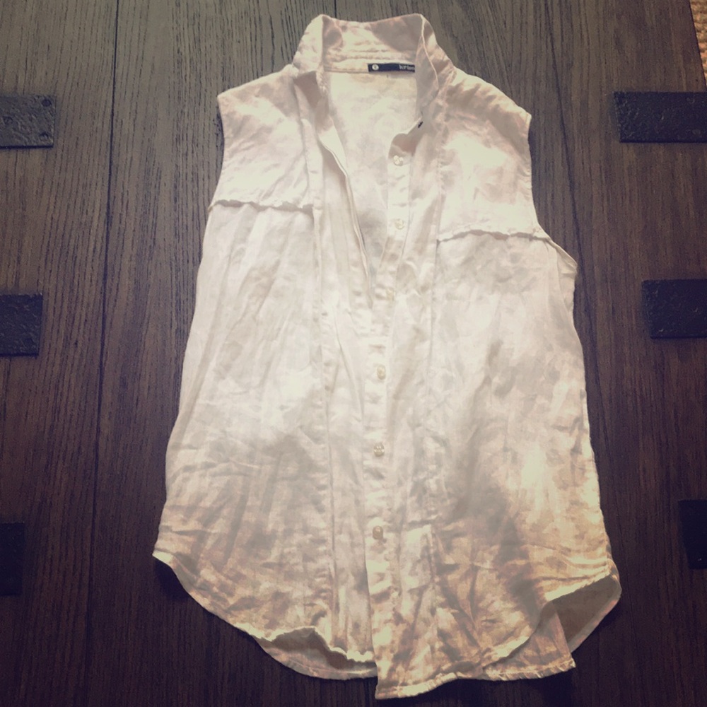 White linen sleeveless button down!
